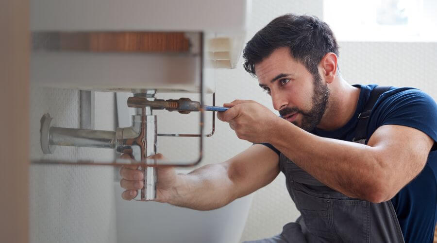 Expert burst pipe repair services in Mendenhall, MS